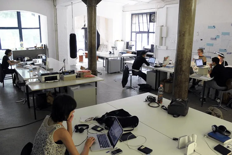 FollowerStar global team